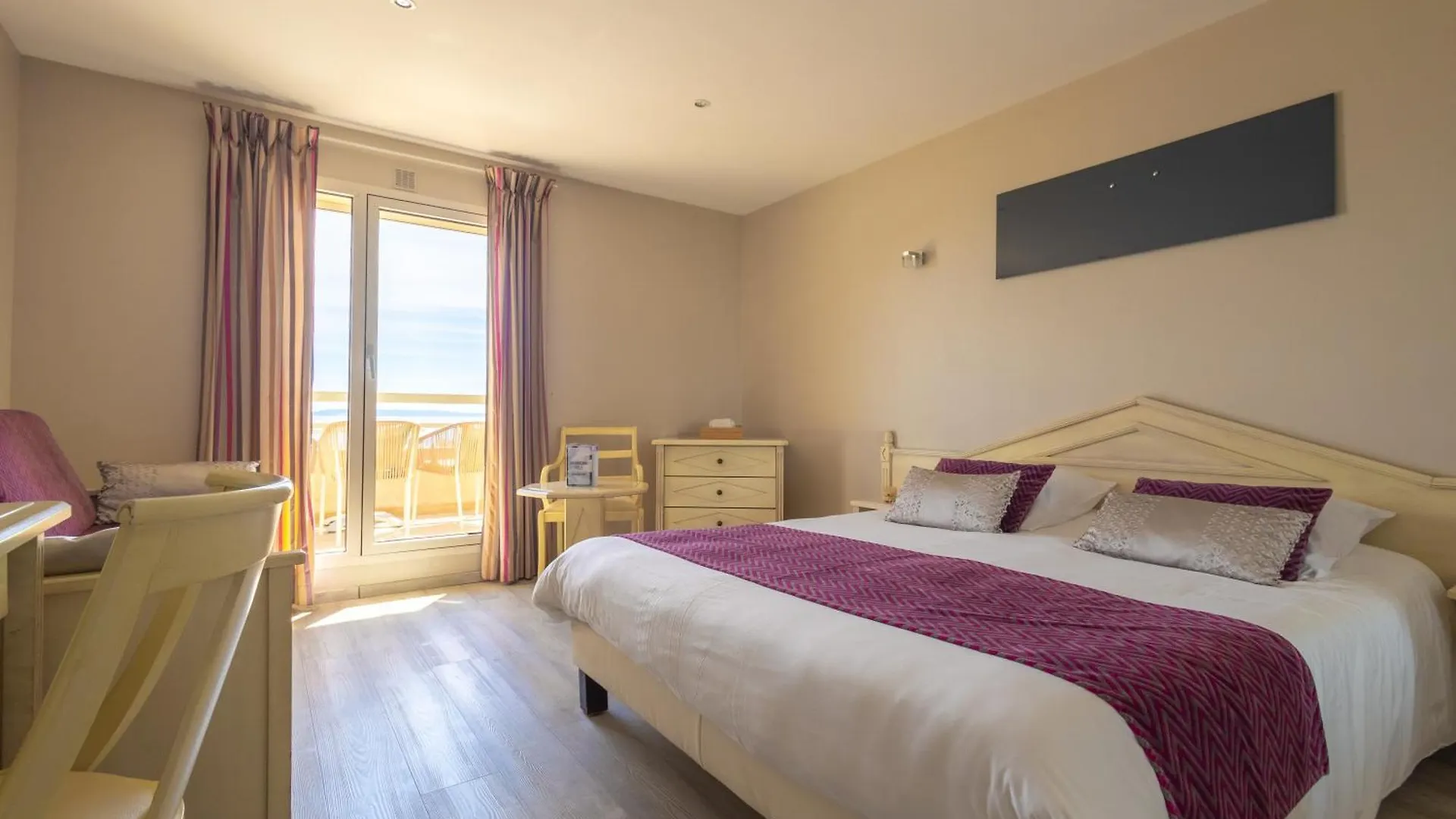 Hôtel Méditerranée Le Lavandou