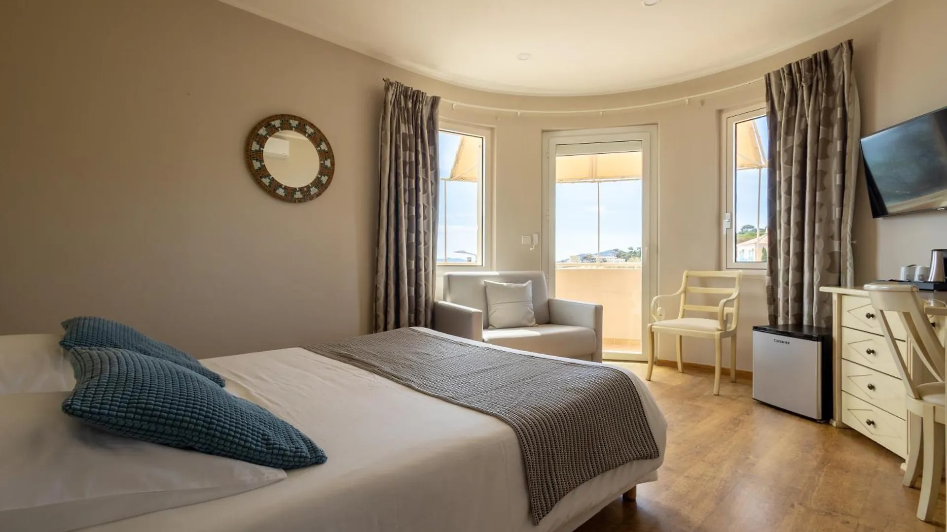 Hôtel Méditerranée Le Lavandou Francia